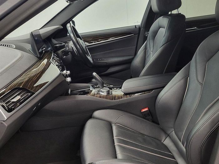 BMW 5 Series 2023
