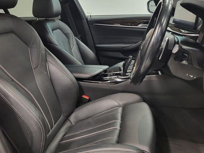 BMW 5 Series 2023