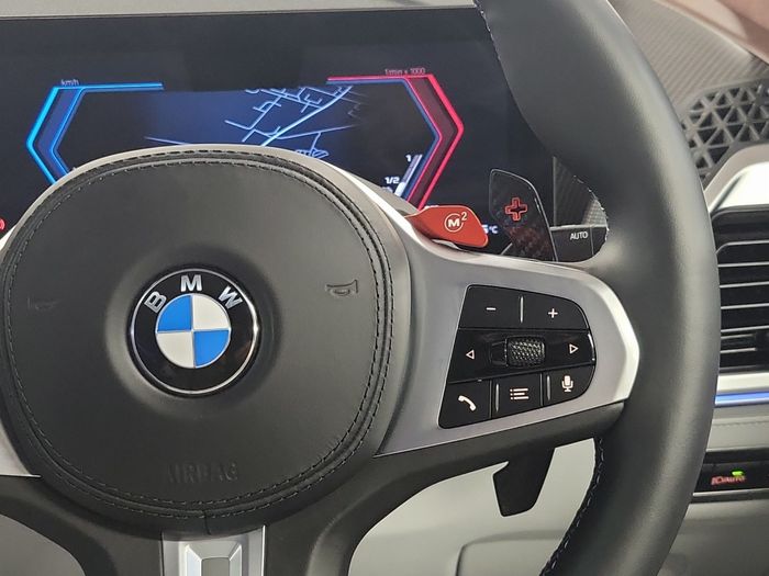 BMW XM 2024