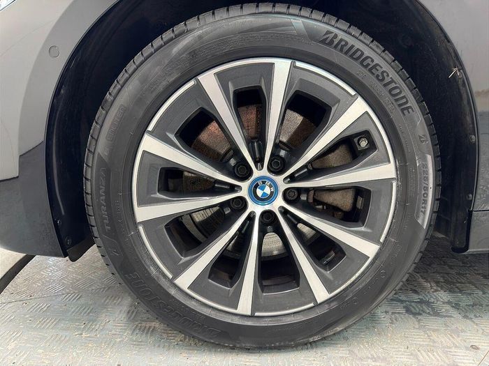 BMW 3 Series 2024