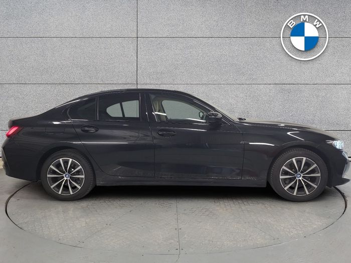 BMW 3 Series 2024