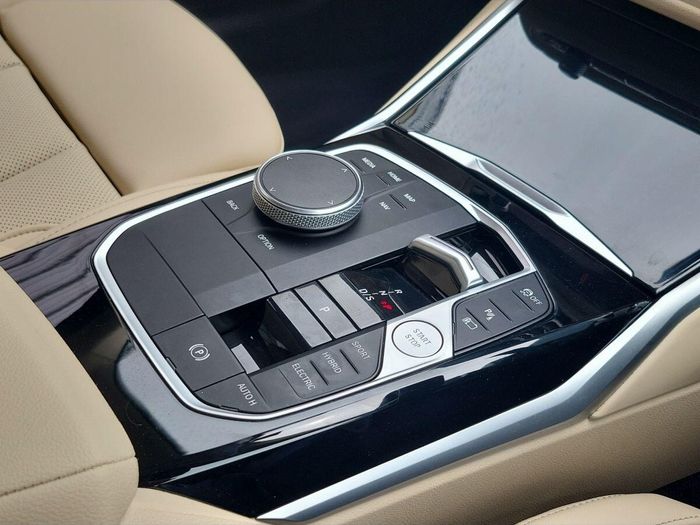 BMW 3 Series 2024