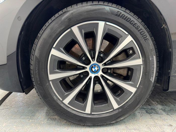 BMW 3 Series 2024