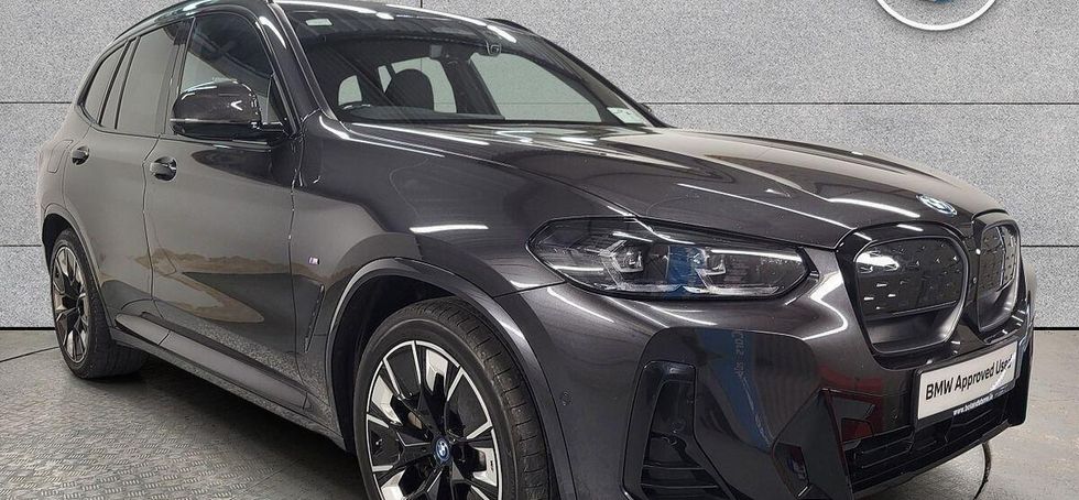 BMW iX3 2024