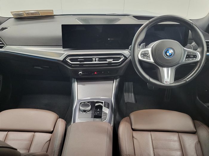 BMW 3 Series 2023