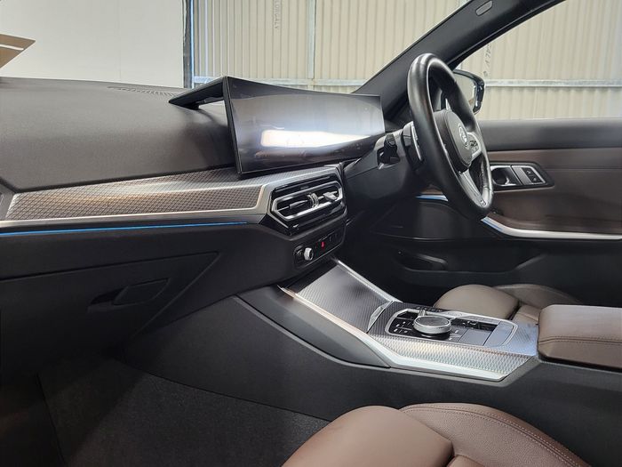 BMW 3 Series 2023