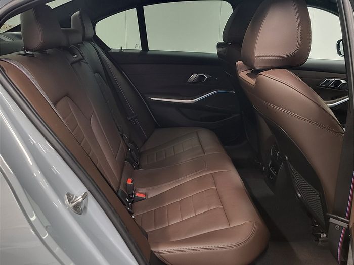 BMW 3 Series 2023