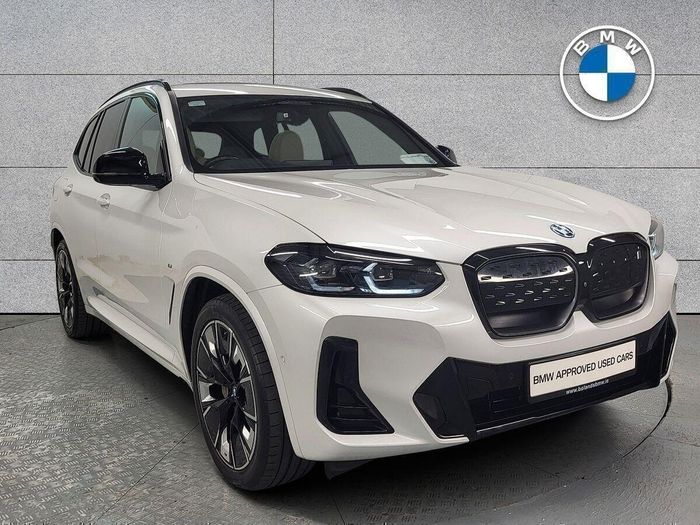 BMW iX3 2024