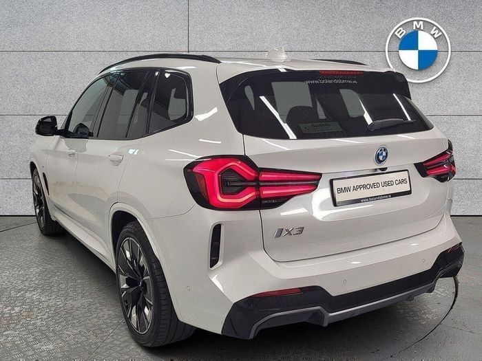 BMW iX3 2024