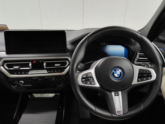 BMW iX3 2024