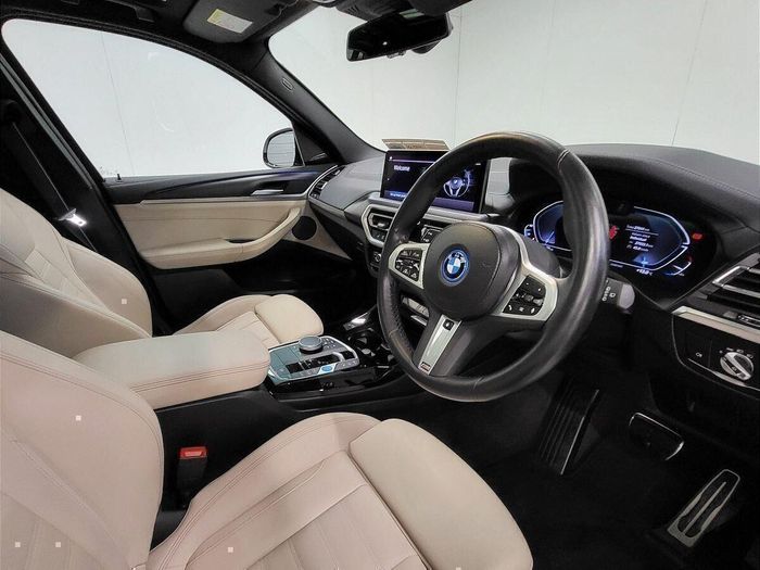 BMW iX3 2024