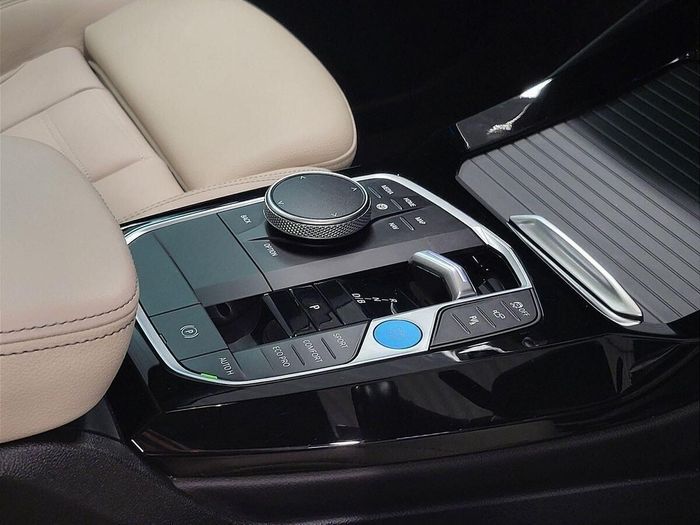 BMW iX3 2024