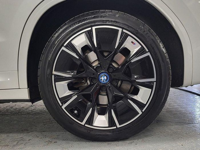 BMW iX3 2024