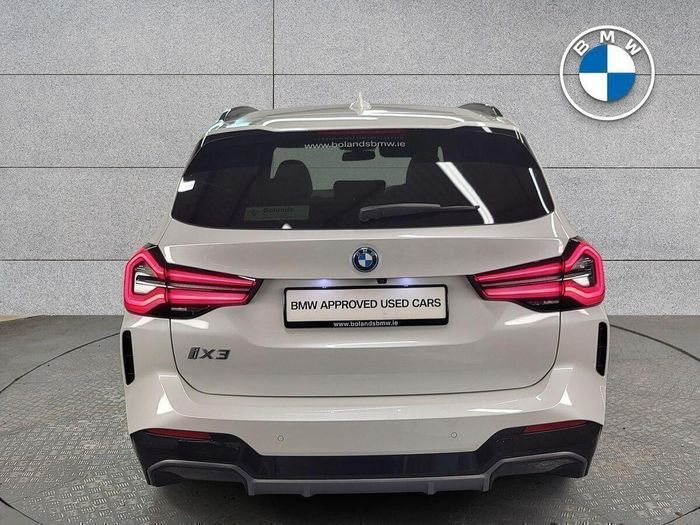 BMW iX3 2024