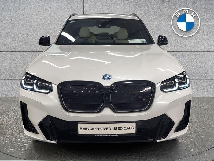BMW iX3 2024
