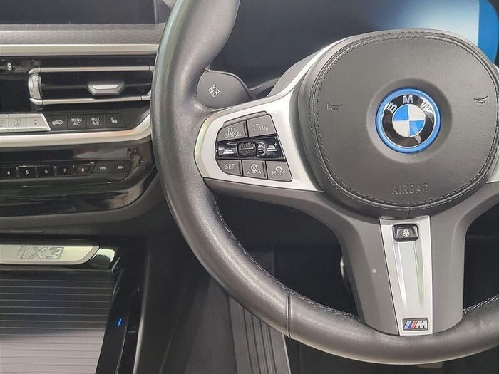 BMW iX3 2024
