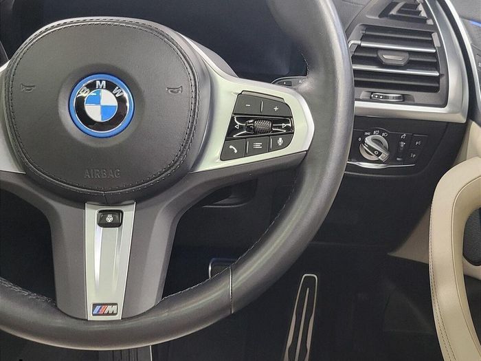 BMW iX3 2024