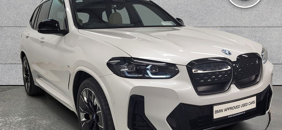 BMW iX3 2024