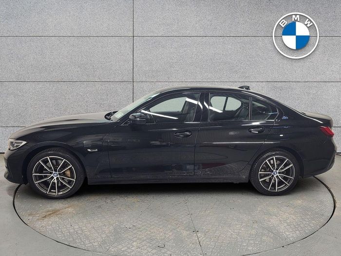 BMW 3 Series 2022