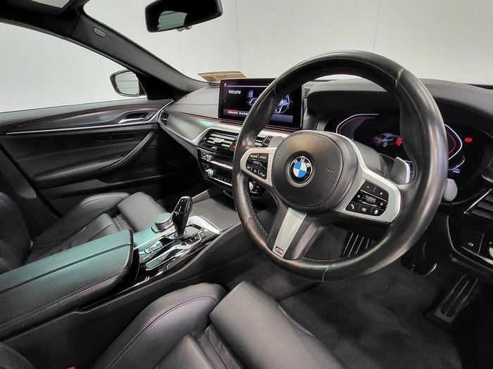 BMW 5 Series 2021