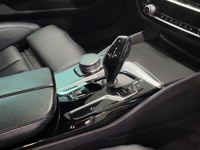 BMW 5 Series 2021