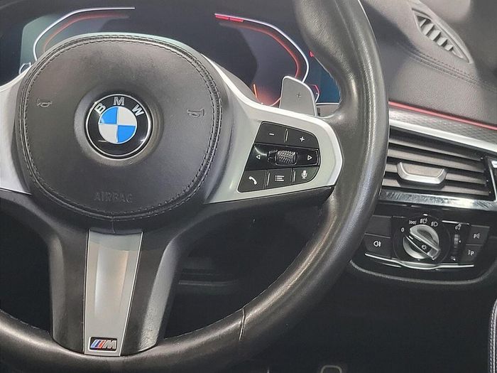 BMW 5 Series 2021