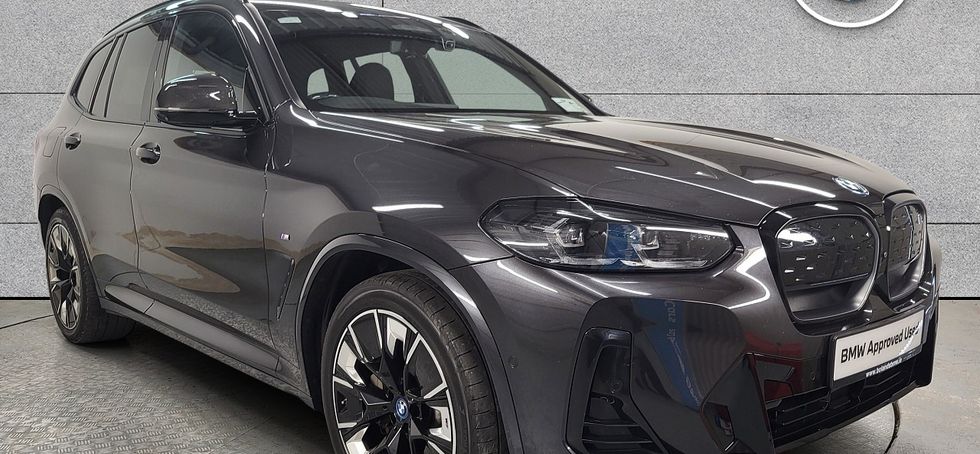 BMW iX3 2024