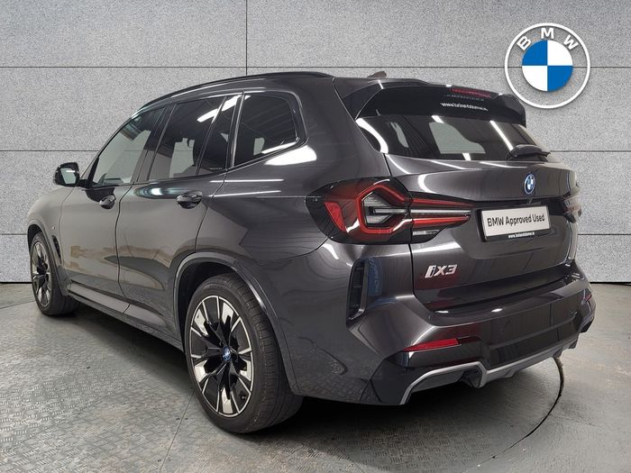 BMW iX3 2024