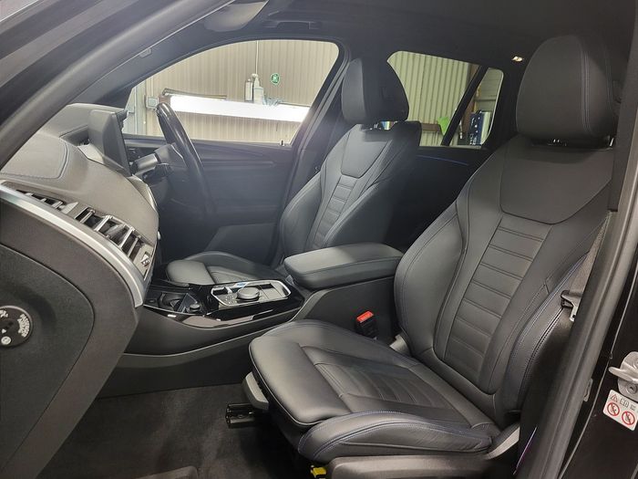 BMW iX3 2024