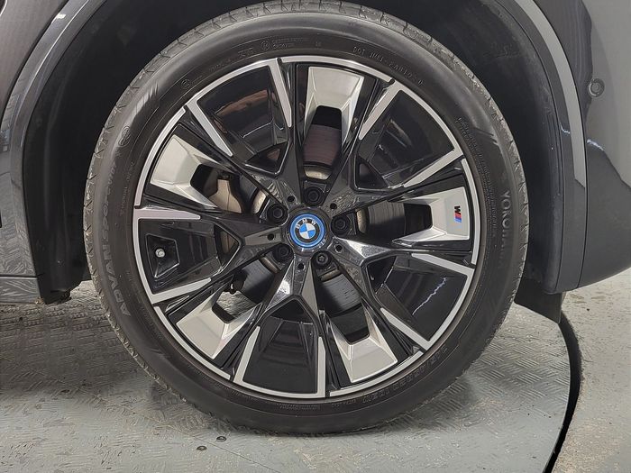 BMW iX3 2024