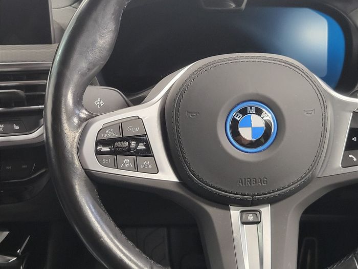 BMW iX3 2024