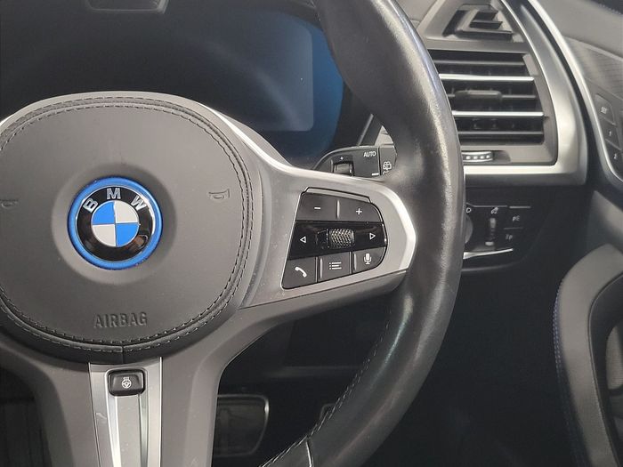 BMW iX3 2024