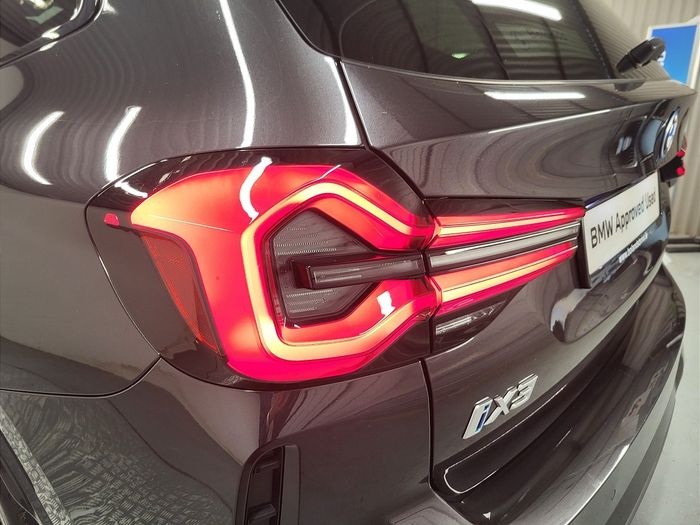 BMW iX3 2024