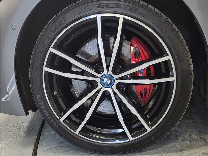 BMW 3 Series 2024