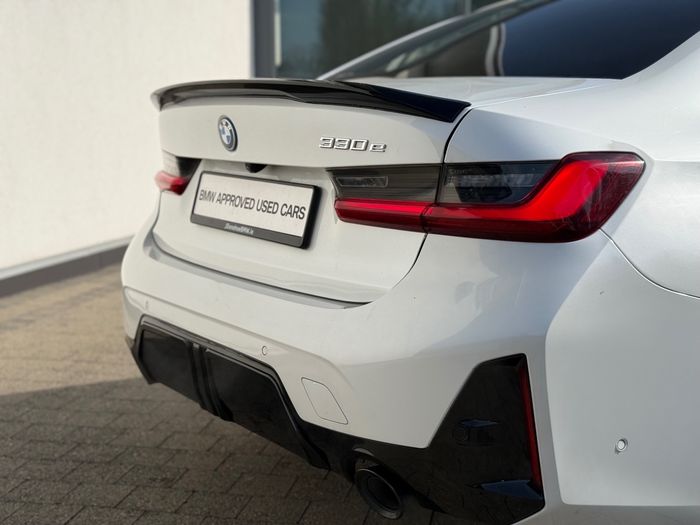 BMW 3 Series 2024