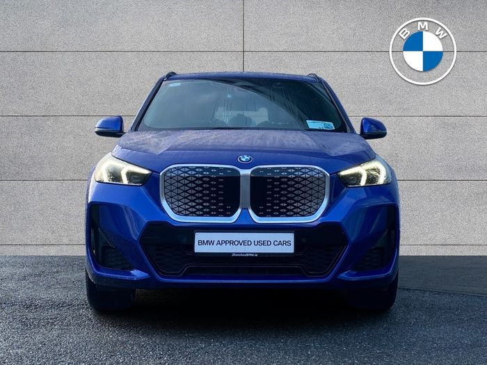 BMW iX1 2025