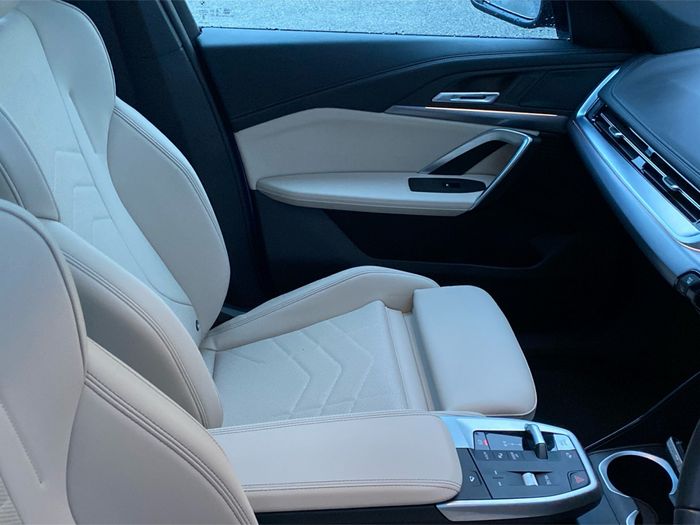 BMW iX1 2025
