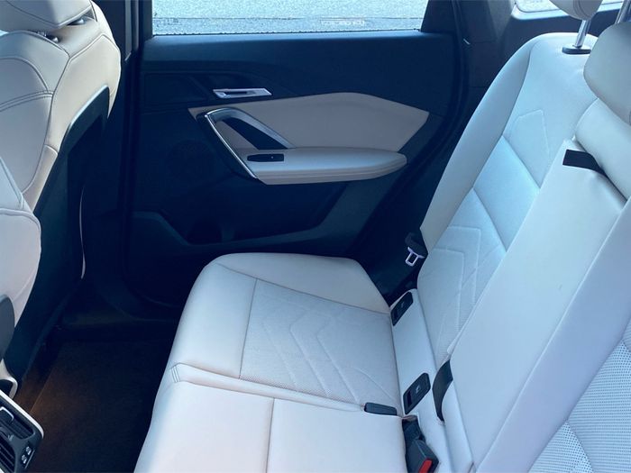 BMW iX1 2025