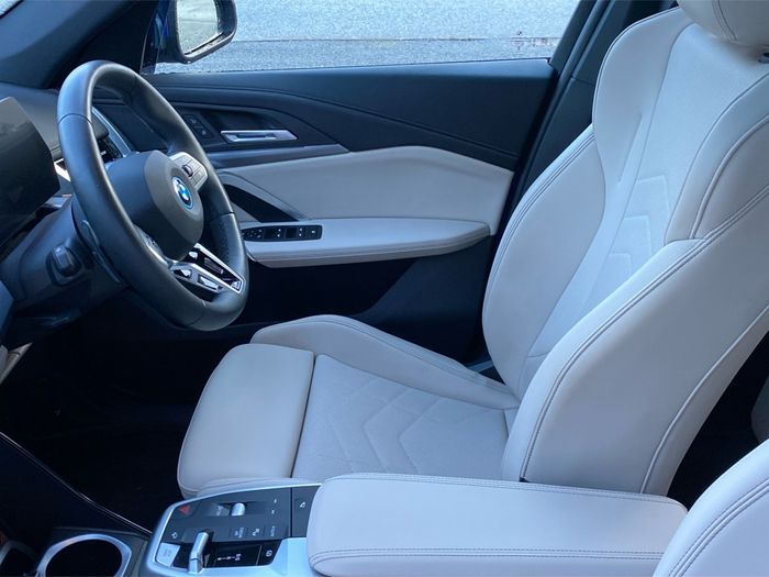 BMW iX1 2025