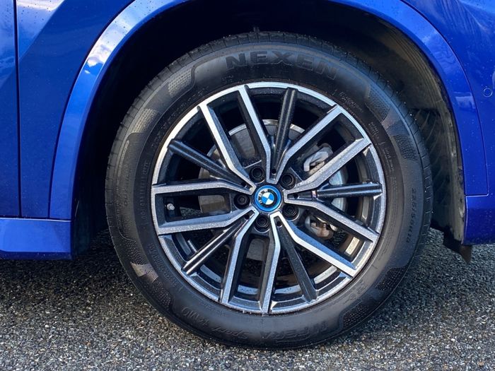 BMW iX1 2025