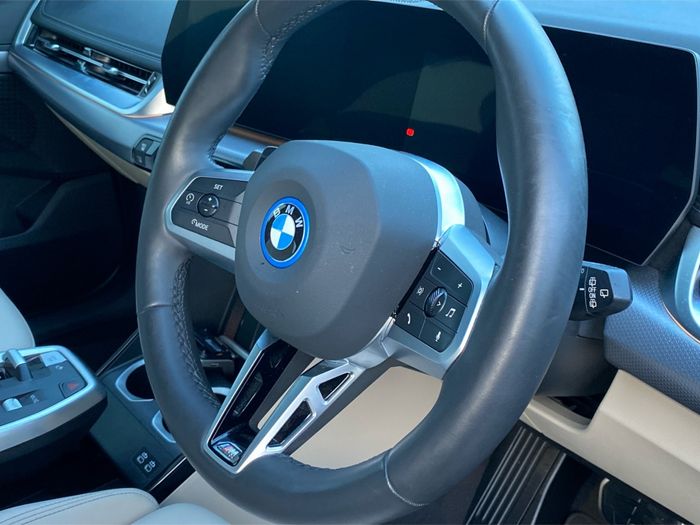 BMW iX1 2025