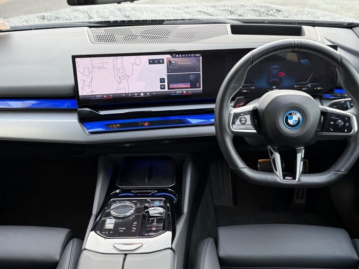 BMW i5 2025