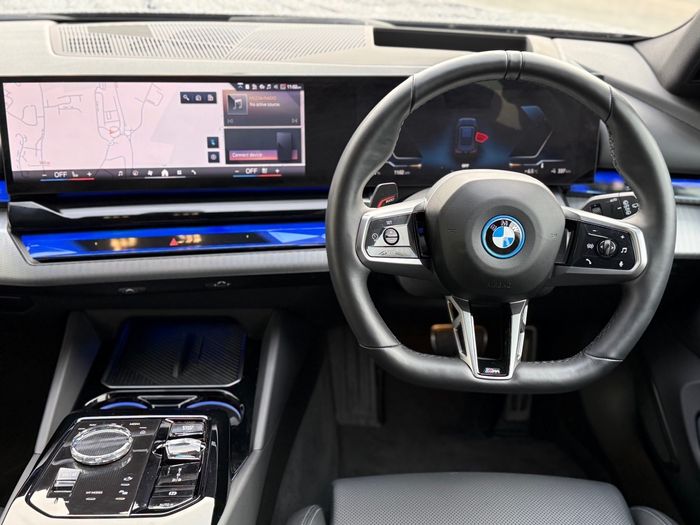 BMW i5 2025