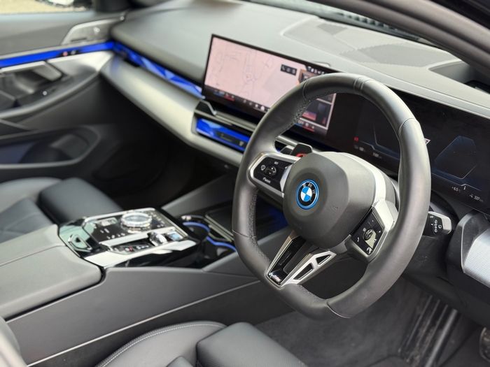 BMW i5 2025
