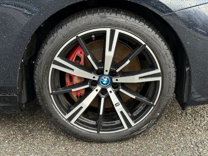 BMW i5 2025