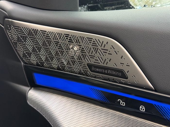 BMW i5 2025