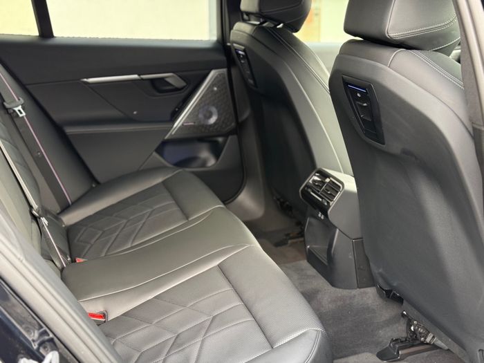 BMW i5 2025