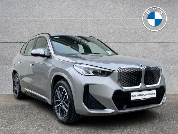 BMW iX1 2024