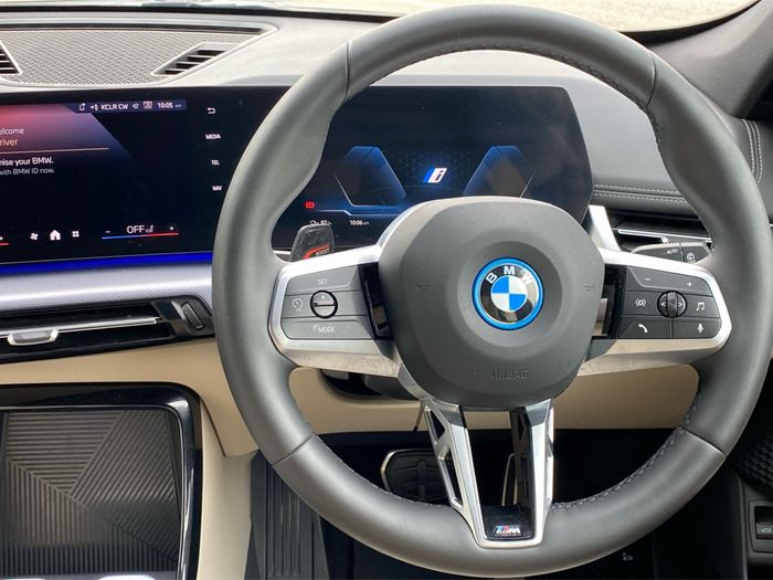 BMW iX1 2024