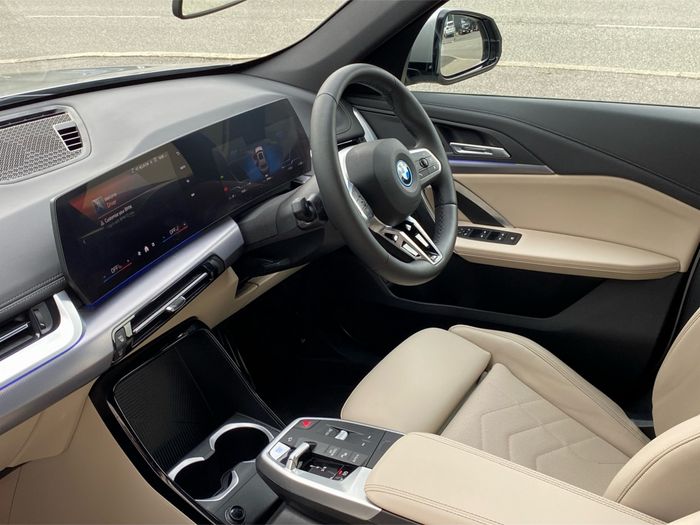 BMW iX1 2024